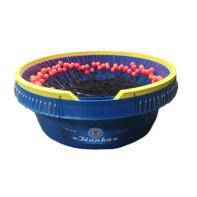 Parangal za Mole 100 udica s plovcima, napravljen od konopa u grčkoj kofi. Gotov parangal za početnike i profesionalce.